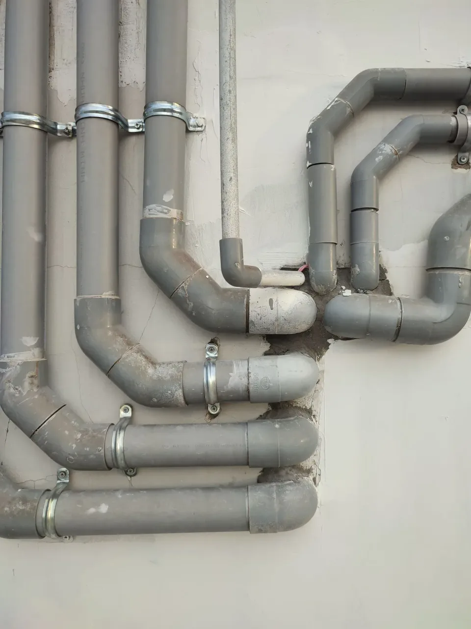 Pvc Pipes — Plumbing — Pvc Pipes, Pipe Elbows, Metal Pipe Clamps, Plumbing, Plumbing — view 2
